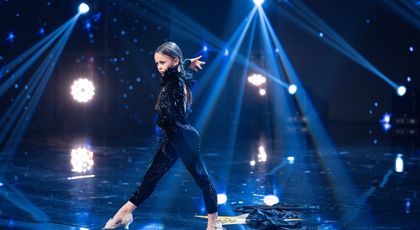 Cine este Nicole Bucevschi, eleva de 11 ani care s-a inspirat din coregrafia lui Wednesday și a făcut spectacol pe scena de la Românii au talent