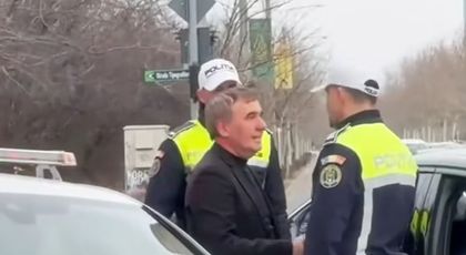 Surpriză în trafic! Gică Hagi, tras pe dreapta de polițiștii din București. Ce "amendă" a primit chiar de ziua lui - VIDEO