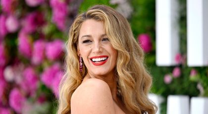 Blake Lively, regina absolută a covorului roșu! Cum arată rochia de 35.000 de euro cu care actrița a fermecat audiența: „Du-o la muzeu! E o capodoperă!”