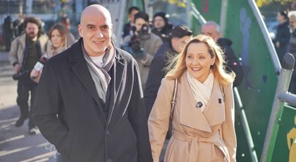 Cine este Cătălin Georgescu, soțul Elenei Lasconi. Cei doi s-au cunoscut la 18 ani de la divorțul jurnalistei de primul soț: „A vrut bunul Dumnezeu și ne-am lipit”