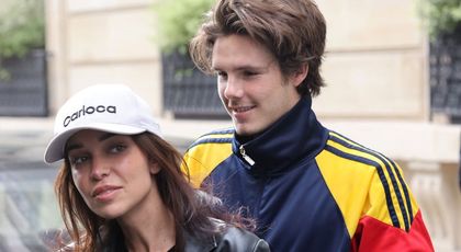 Care e vârsta reală a iubitei lui Cruz Beckham. Fiul cel mic al cuplului David și Victoria Beckham are o relație de dragoste cu o cântăreață de origine braziliană