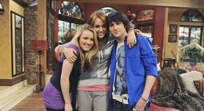 Lily din "Hannah Montana" e femeie in adevaratul sens al cuvantului. Cum arata ACUM actrita la 23 de ani