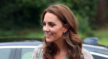 Știai că Ducesa Kate Middleton are un frate? Cum arată și cu ce se ocupă bărbatul