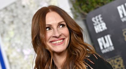 Cum arată Julia Roberts cu breton. La 55 de ani, actrița are un look irezistibil