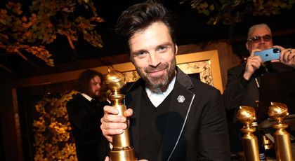 “România, te iubesc!” Mesajul emoționant al lui Sebastian Stan la  Golden Globes: i-a mulțumit mamei care a părăsit România “în căutarea unei vieți mai bune”