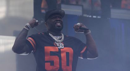 Ce pretenții are 50 Cent pentru concertul din 18 august de la București! Ce nu trebuie să lipsească din camera de hotel și cu ce mâncare vrea să fie servit