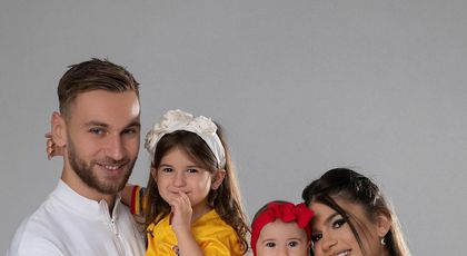Denis Drăguș, susținut la EURO 2024 de soție și de cele două fiice. Cum a apărut partenera de viață a fotbalistului pe stadion