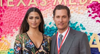 Matthew McConaughey și Camila Alves, o poveste de dragoste ca în filme. Cum l-a cucerit brazilianca pe actorul aventurier