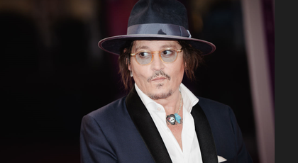 Johnny Depp, judecat pentru lovire. Actorul se întoarce la tribunal cu avocata Camille Vasquez