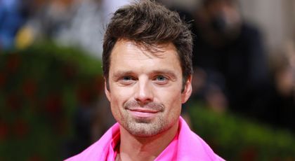 Românul Sebastian Stan, nominalizat la Globurile de Aur 2023 la categoria “cel mai bun actor într-o miniserie”