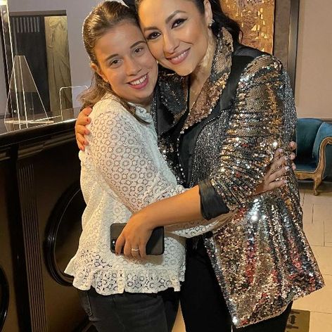 andra si larisasds