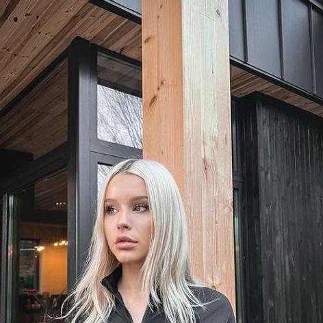 Carmen Grebenișan participă la SURVIVOR România 2023, în echipa Faimoșilor! 
