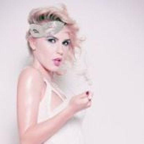  Corina