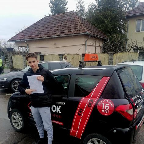 erik cu masina la 16 ani