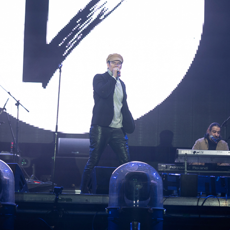 Tudor Chirila canta pe scena Arena Nationala la We Are One