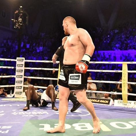 Cătălin Moroșanu l-a pus la podea pe Daniel Sam. FOTO: Cătălin Moroșanu Facebook