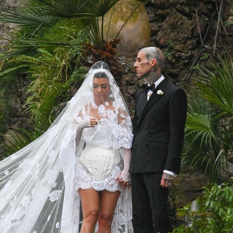 Kourtney Kardashian și Travis Baker la nunta lor în Potofino, Italia