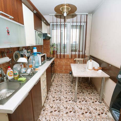 Visuri la Cheie, 15 aprilie 2026. Cum arată apartamentul în care locuiește Dani. Camera în care dormea tatăl lui îi stârnește multe amintiri dureroase și a fost transformată în depozit „E greu să intre acol (21)
