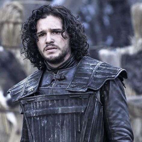 Kit Harington în rolul Jon Snow din Urzeala tronurilor