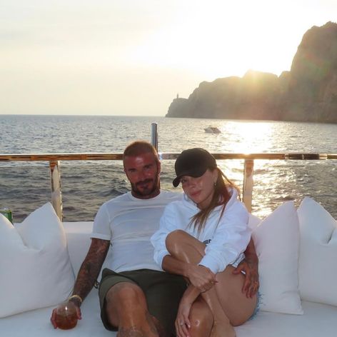 You are our world, our everything. We love you so much!!! Happy birthday to the best husband, da (3)
