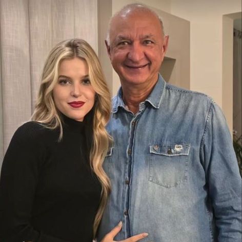 s-a maritat cu primarul la 16 ani