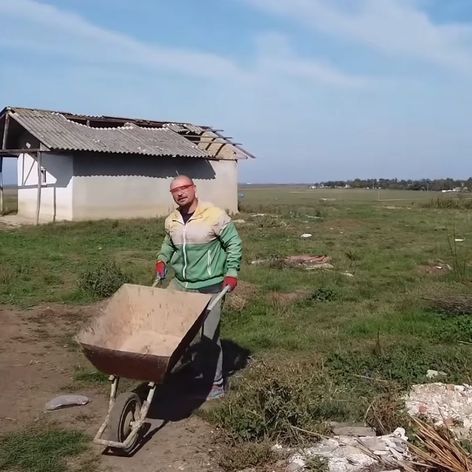 Puya își amenajează casa de la țară cu ajutorul fanilor. „Nu credeam că o să vină așa mulți”