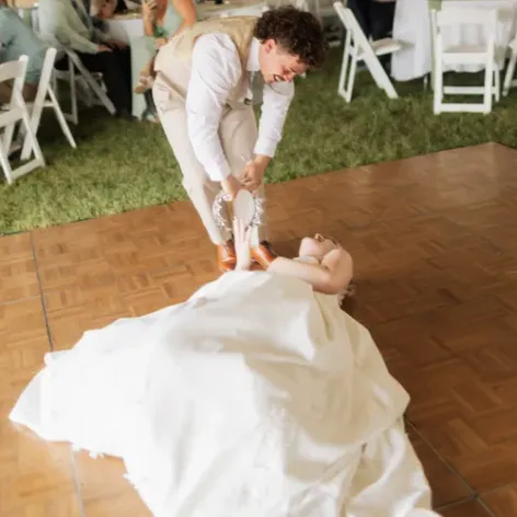 dropped-during-wedding7-7926-3ce32405bff04591a107a5b56d78d8a5