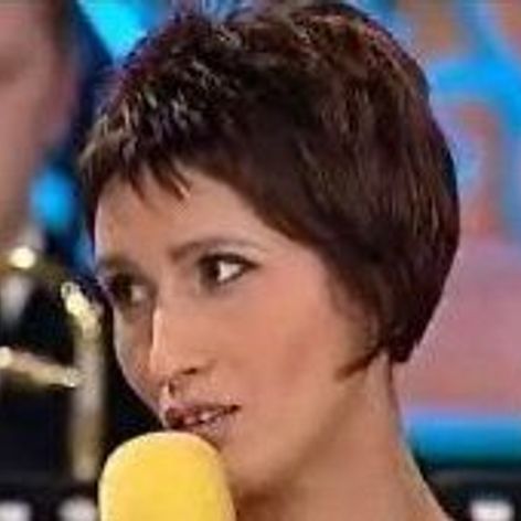  Alina Deane