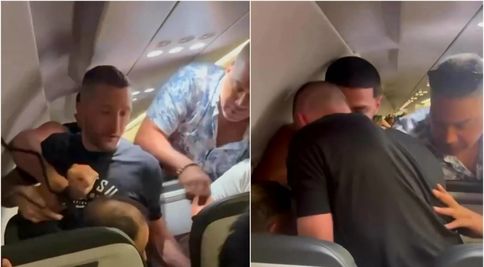 Panică la bordul unui avion! Un pasager a vrut să deschidă ușa aeronavei, în timpul zborului, după ce a încercat să intre în cabina piloților. Ce au surprins martorii