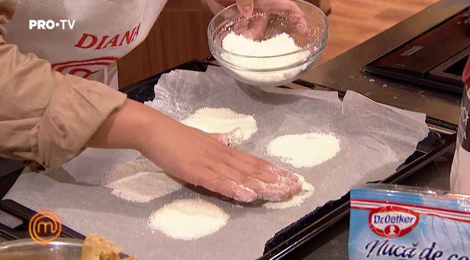 Rețetă Dr. Oetker - Plăcintă americană cu înghețată de fructe de pădure