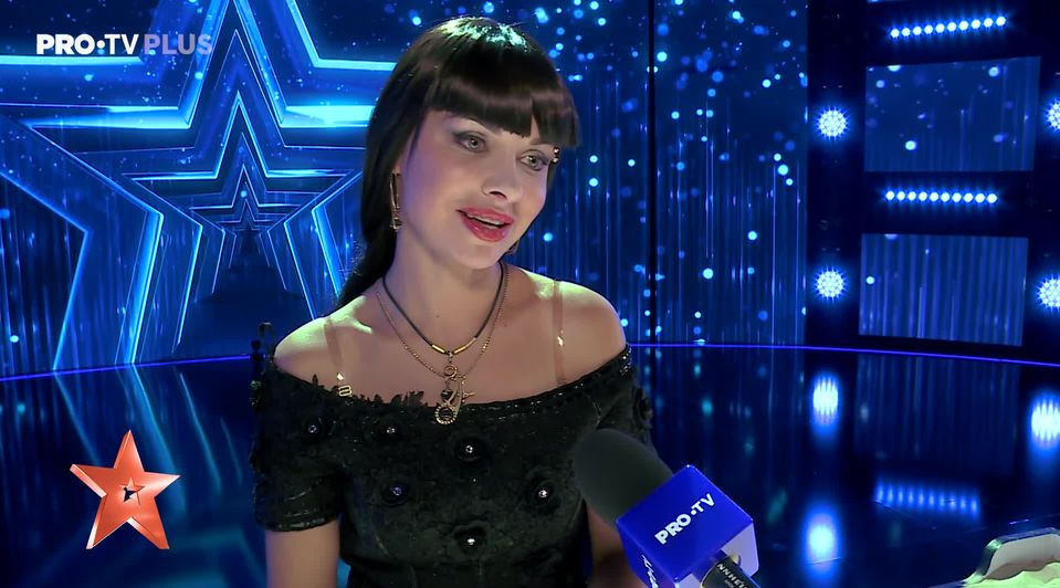 INTERVIU cu Kseniya Simonova, artista care nu ar fi crezut că pasiunea ei ar putea ajunge pe scena talentelor INTERVIU cu Kseniya Simonova, artista care nu ar fi crezut că pasiunea ei ar putea ajunge pe scena talentelor