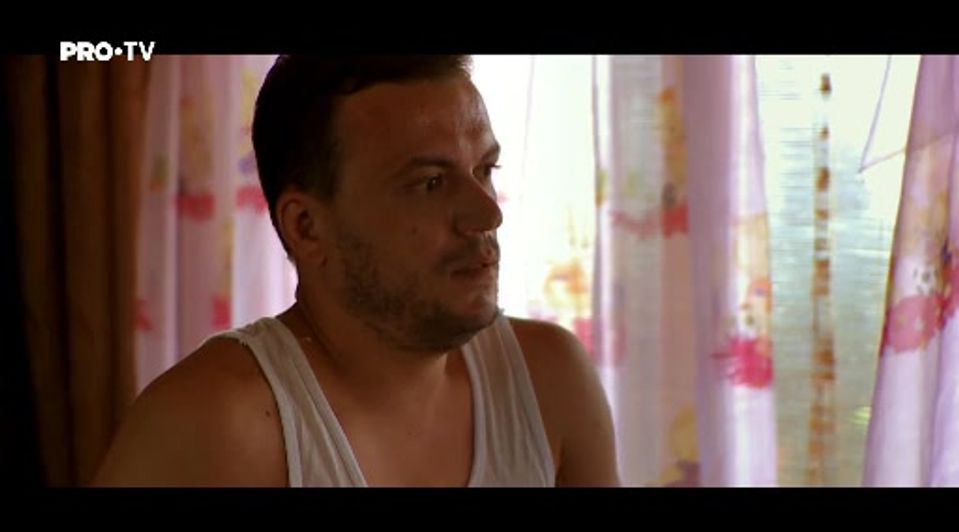 Înapoi în Fierbinți | Robi și Gianina, ca doi adolescenți timizi Înapoi în Fierbinți | Robi și Gianina, ca doi adolescenți timizi