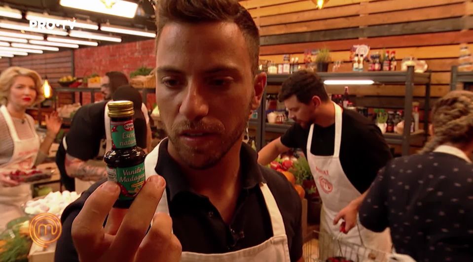 Rețetă MasterChef: Lava Cake cu sos de vanilie