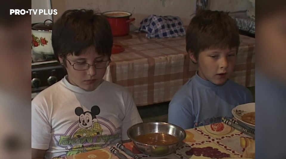 În 2008, echipa Știrilor PRO TV a primit premiul Emmy pentru reportajele din cadrul campaniei ”Tu știi ce mai face copilul tău?”