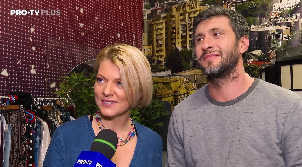 Primul interviu cu Dragoș Bucur și Dana Nălbaru în pragul sărbătorilor. Ce mesaj are prezentatorul Visuri la Cheie Primul interviu cu Dragoș Bucur și Dana Nălbaru în pragul sărbătorilor. Ce mesaj are prezentatorul Visuri la Cheie