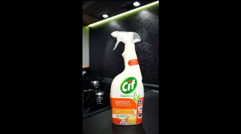 Sebastian Coțofană recomandă produsele CIF în cel mai amuzant, sincer și...strălucitor mod Sebastian Coțofană recomandă produsele CIF în cel mai amuzant, sincer și...strălucitor mod