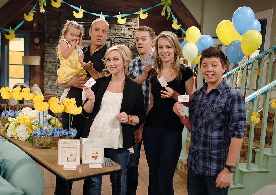 Bridgit Mendler și actorii din Good Luck Charlie