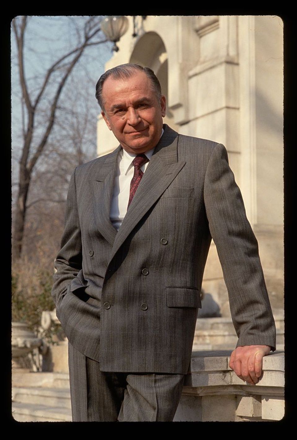 Ion Iliescu, portret de președinte