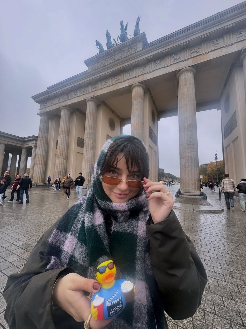 Ayça Ayşin Turan, într-o ținută casual la Berlin 