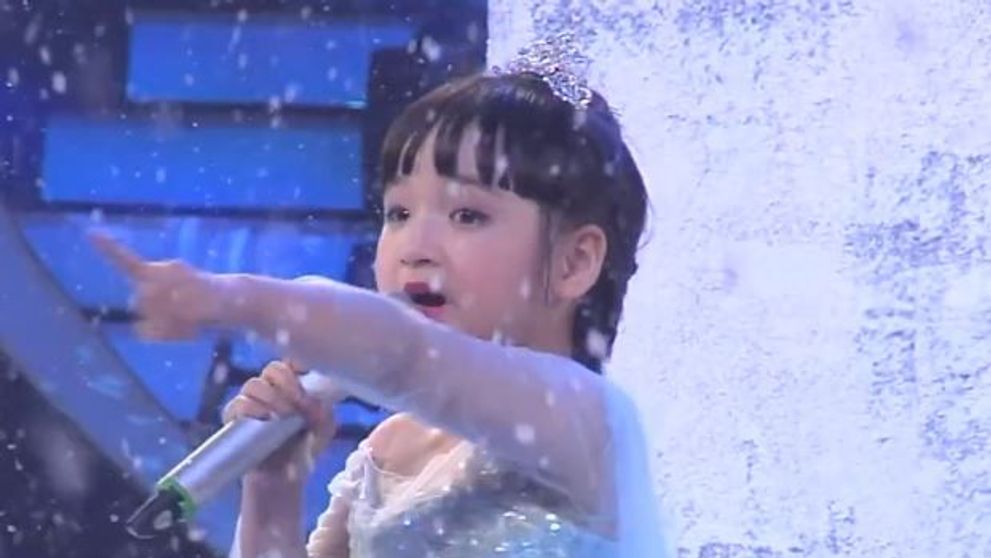 Elsa in miniatura: fetita de doar 6 ani care a lasat fara cuvinte juriul. Vezi un moment magic - VIDEO