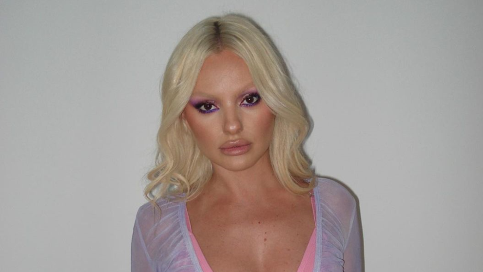 Alexandra Stan iubește din nou! Cântăreața a publicat prima imagine cu iubitul fotbalist