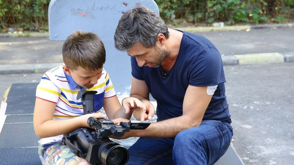 Miercuri, la Visuri la cheie, aflăm povestea lui Alexandru, un băiețel care suferă de autism și ADHD
