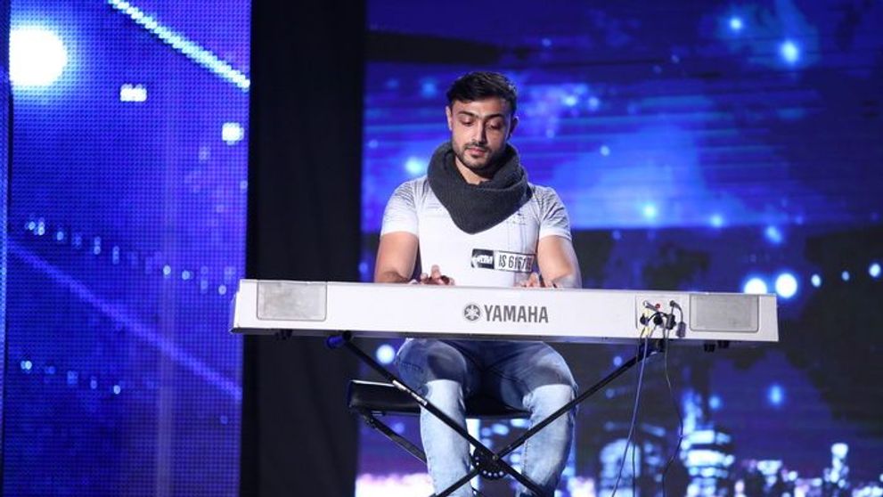 Emotie, pasiune si doua maini de aur! N-ai nevoie de mai mult de 3 secunde pentru a realiza cat de talentat este