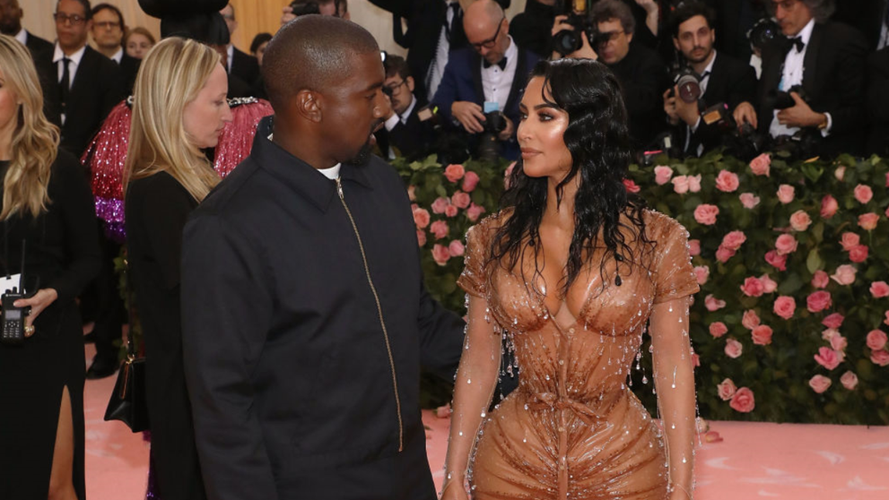 Nici în Matrix nu ai văzut așa ceva! Kanye West construiește cele mai excentrice case pe care le-ai văzut vreodată