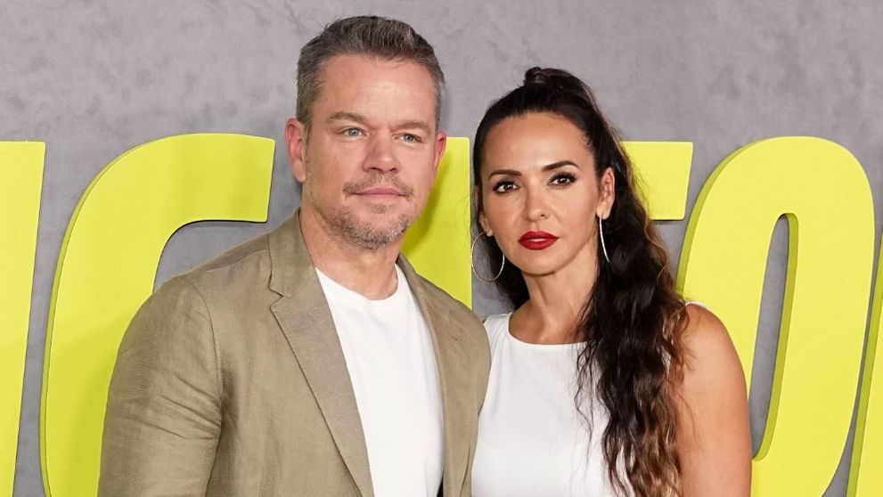 Matt Damon și soția Luciana Barroso, apariție rară în public alături de cele 4 fiice ale lor, la premiera filmului „The Instigators”