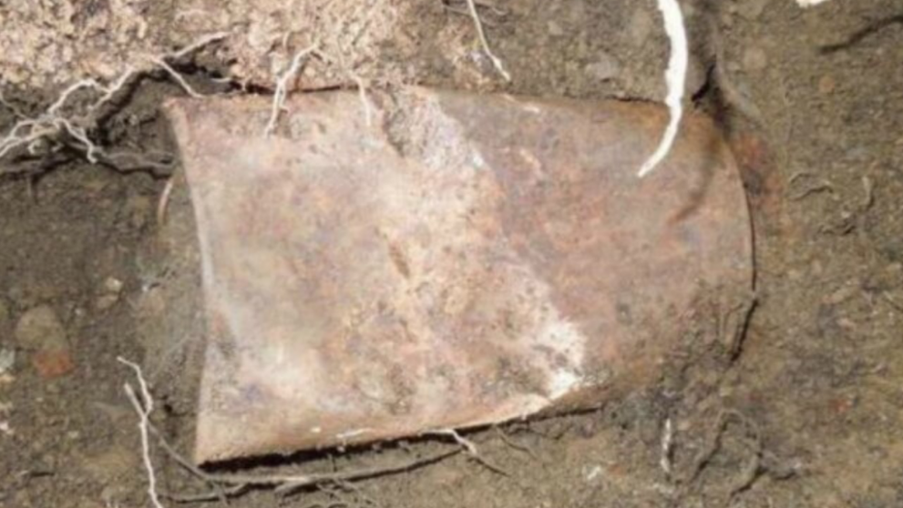 Au gasit cutii vechi pline de rugina si ce au descoperit in interiorul lor le-a schimbat viata