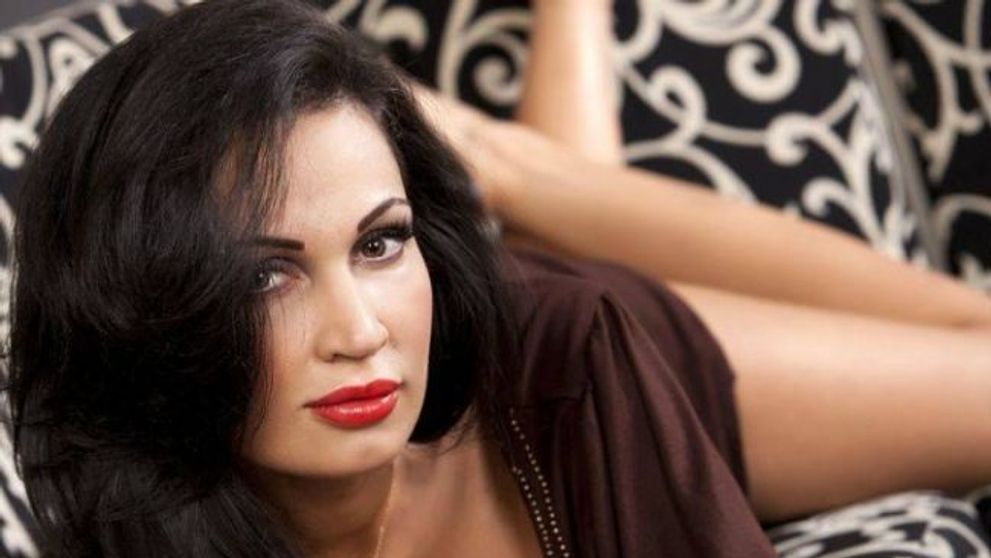 Nicoleta Luciu, din nou la medicul estetician. Toti au crezut ca se opereaza din nou. Cea mai mare admiratoare a ei vrea sa ii semene leit