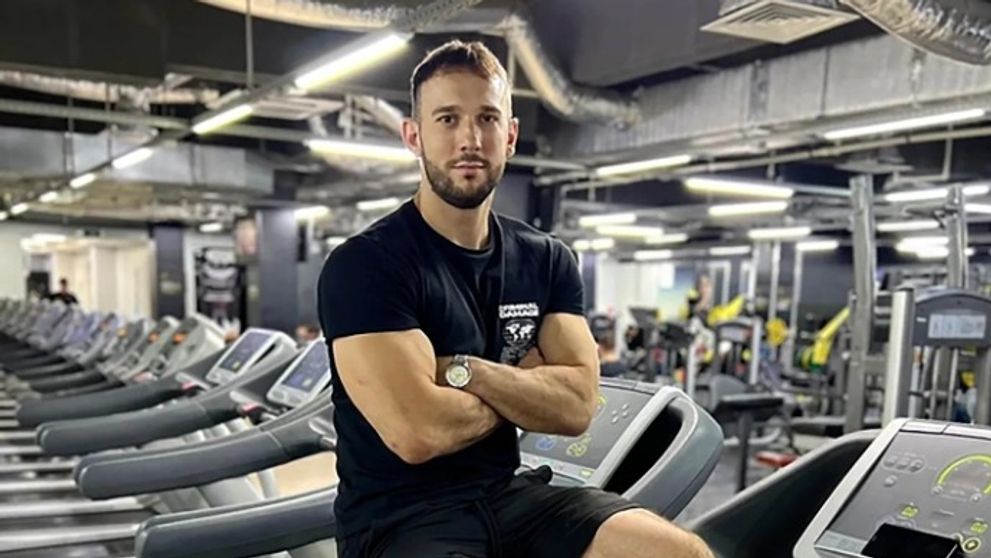 Un antrenor de fitness celebru, de doar 36 de ani, a murit după ce a mâncat fast food! Cum s-a întâmplat tragedia și care este cauza decesului