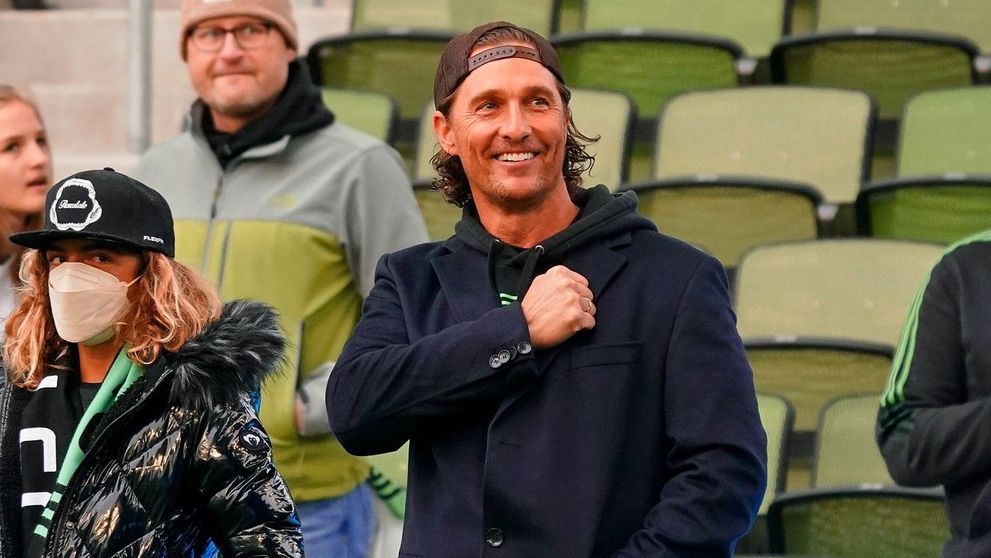 Matthew McConaughey, fotografiat la cumpărături alături de soție! Cum l-au surprins paparazzi