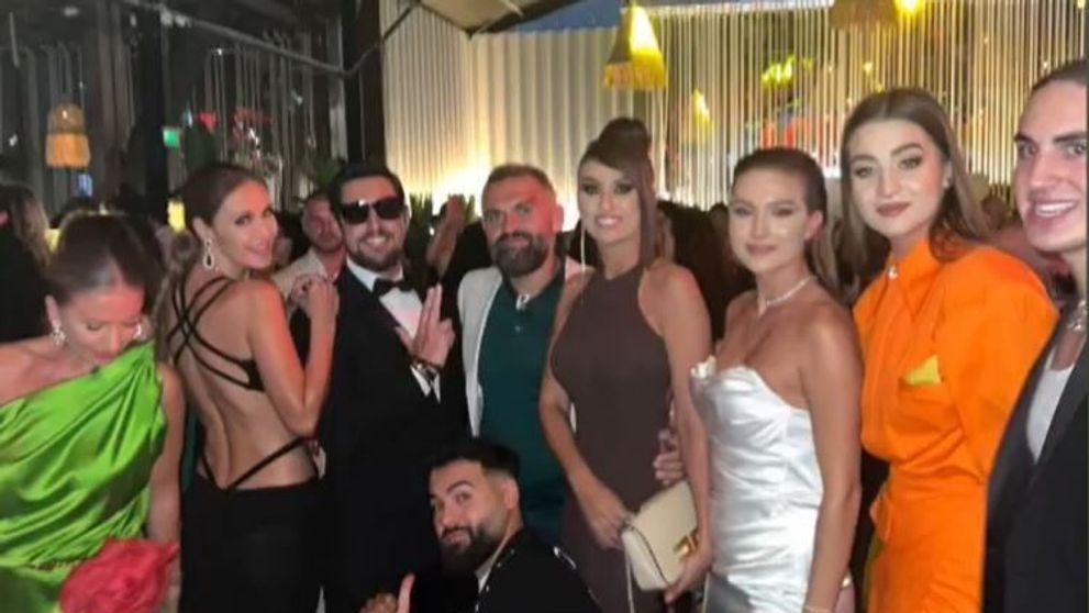Concurenții de la Survivor, invitați la o petrecere mondenă. S-au îmbrăcat la patru ace și au fost de nerecunoscut